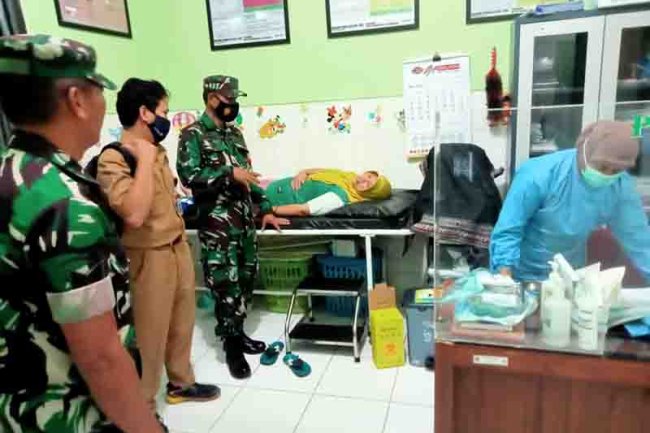 Babinsa Koramil 06 Kalibening Dampingi Kegiatan KB Kesehatan