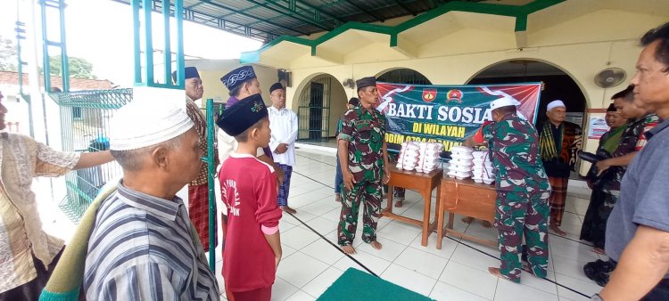 Kemanunggalan TNI Bersama Rakyat Dengan Kegiatan Jumat Barokah