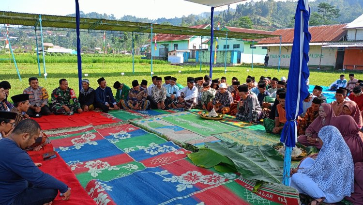 LESTARIKAN BUDAYA,BABINSA HADIRI ACARA RUWAT BUMI DI DESA BINAAN