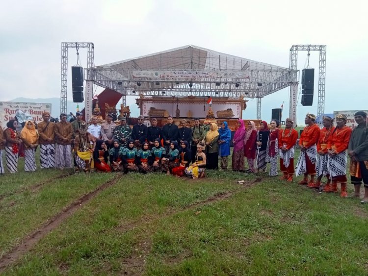 KIRAB 1000 TENONG RUWAT BUMI TERPELIHARA SEBAGAI BUDAYA WARGA
