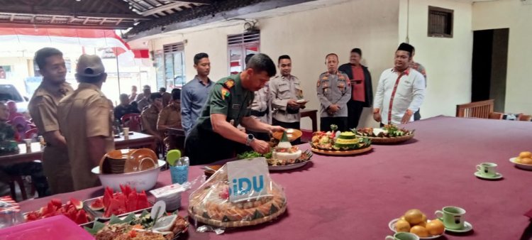 Danramil Beserta Anggota Babinsa Ramai-ramai Sambangi Polsek kalibening