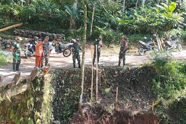 Danramil 06/Kalibening Cek Kesiapan Lokasi TMMD Sengkuyung Tahap II Tahun 2025 di Desa Pasegeran