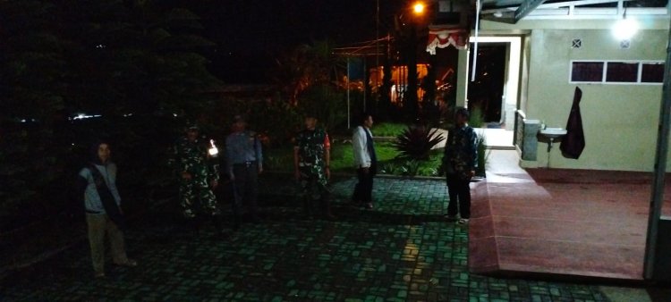 Babinsa Koramil 06/Kalibening Patroli Malam Cegah Gangguan Kamtibmas